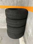 Vând anvelope de iarna PIRELLI 225 50 R17