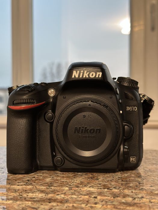 Aparat Foto DSLR Nikon D610 + obiectiv Nikon 24-70mm f2.8