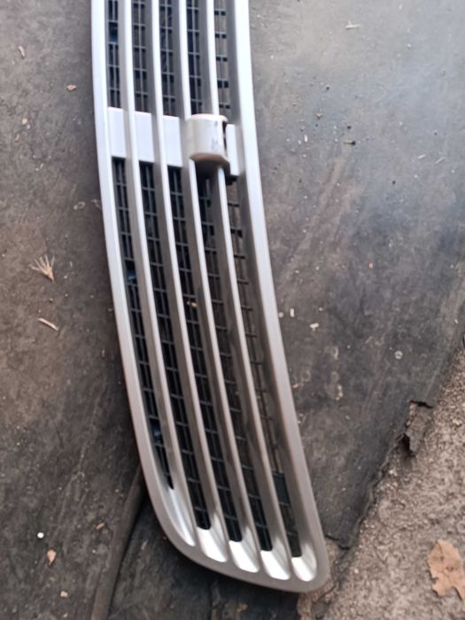 Решетка преден капак Мерцедес Cclass