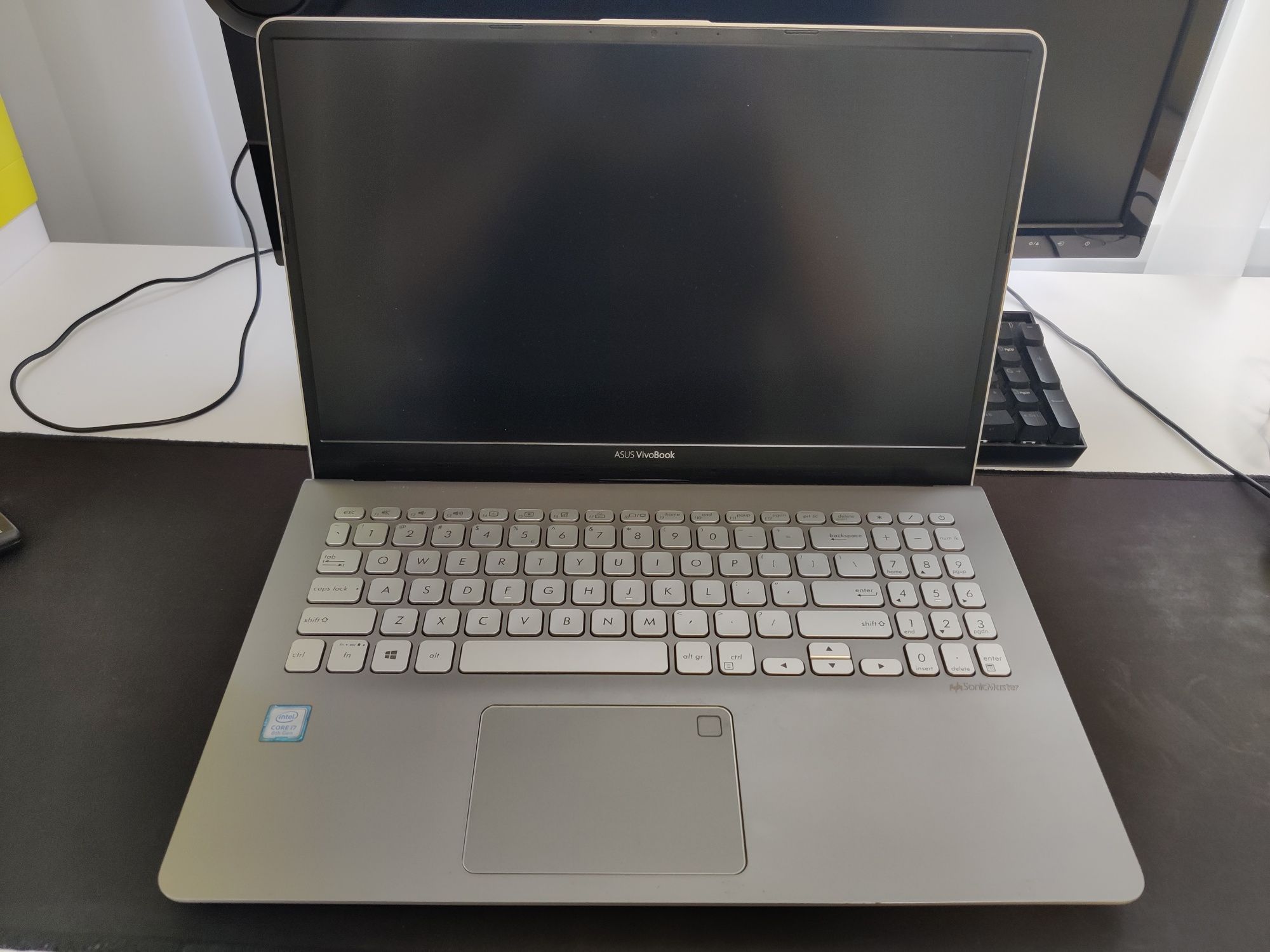 Vand Laptop ASUS VivoBook S15 S530.