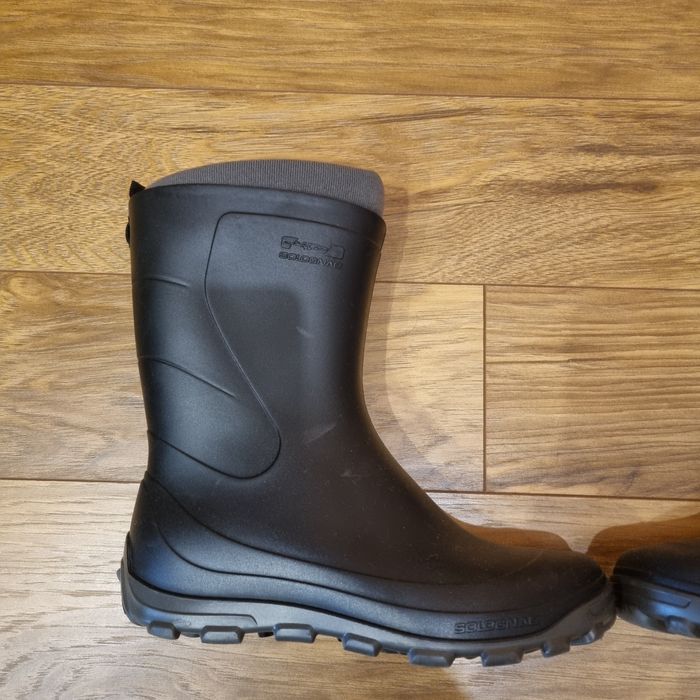 Продавам дамски гумени ботуши Декатлон