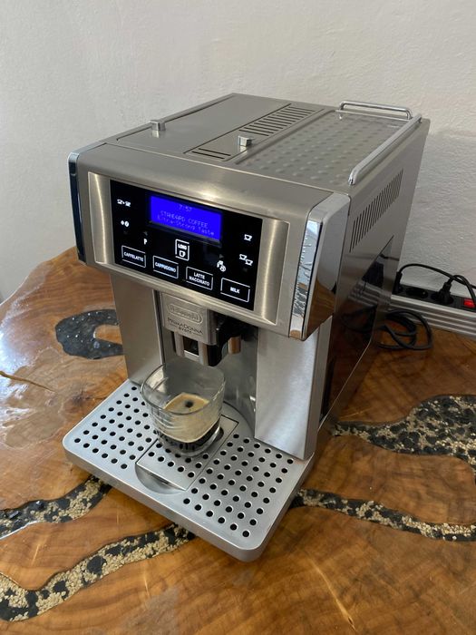 expresor / espressor cafea delonghi primadonna avant