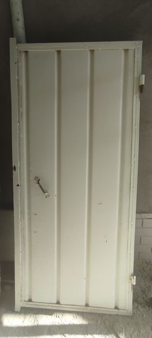 Darvoza sotiladi, bo'yi 2.16, eni 95sm