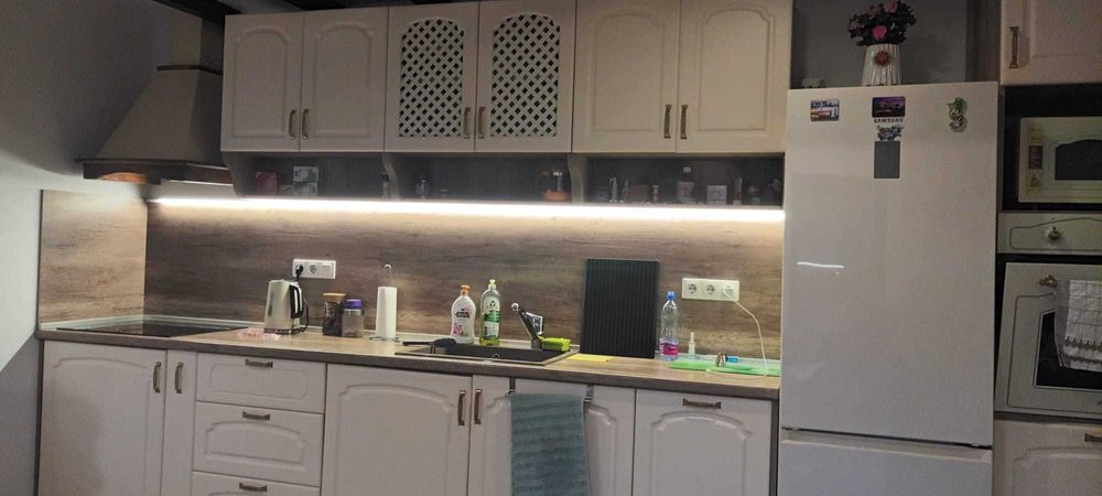 Продавам масивна къща