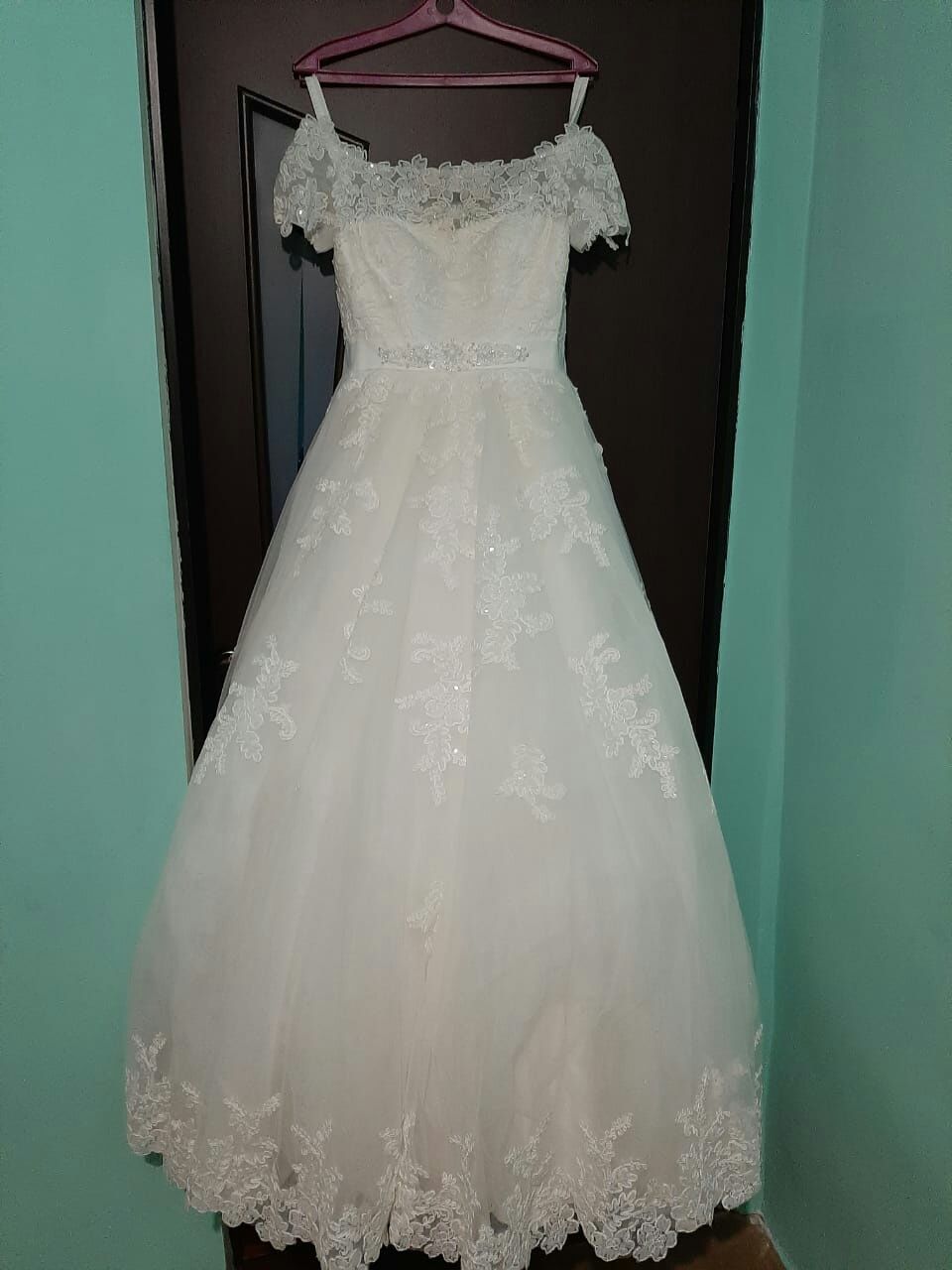 Продам свадебное платье в отличном состоянии размер 46-48