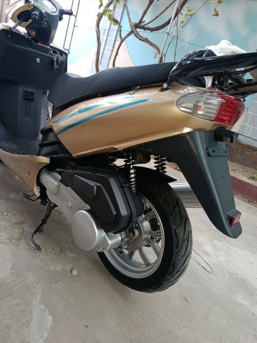 Скутер 150 куб   продаю срочно