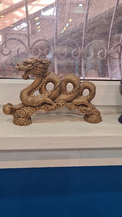 Статуэтка дракон