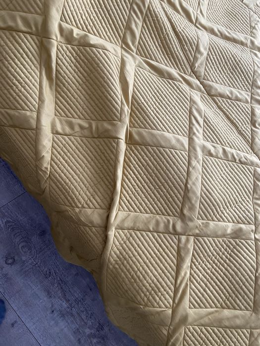 2 одинаковых покрывала