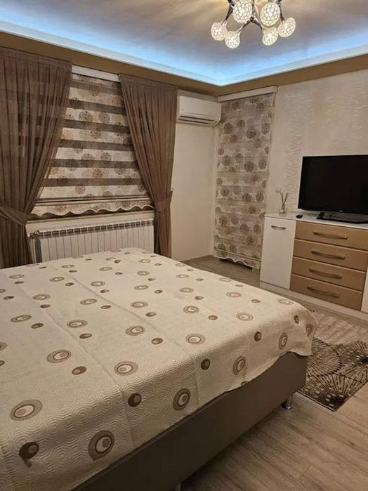 Дава се под наем Тристаен апартамент в Пловдив, Младежки Хълм - 115 кв.м за 850 € - Снимка #6