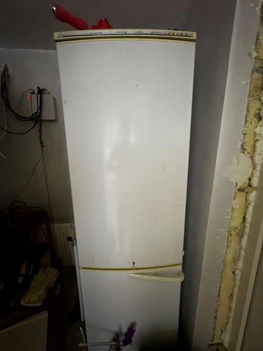 Холодильник работает состояние отличное