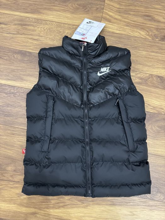 Мъжки елек в черен цвят на NIKE