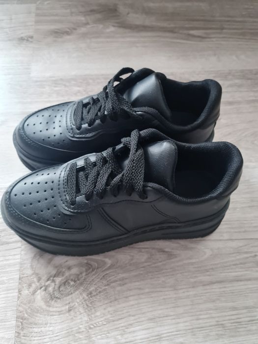 Adidasi talpa inalta