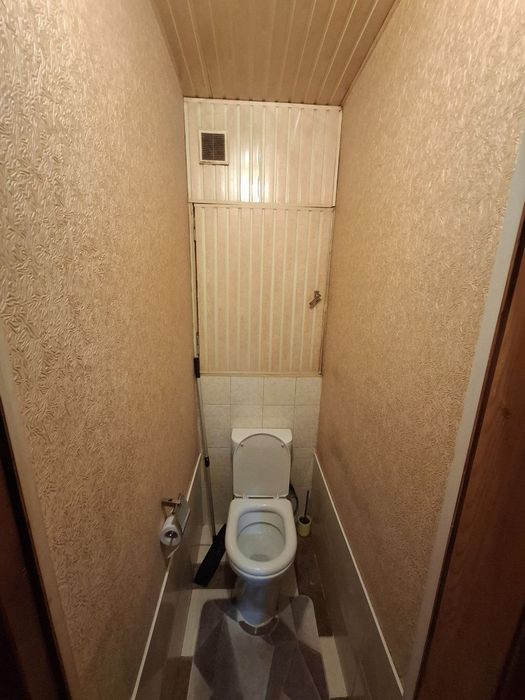 Ахмад Югнакий 2/3/5 2-балкона по 2х3
2/3/5  Общ пл 62 квм 
60000 
Не т