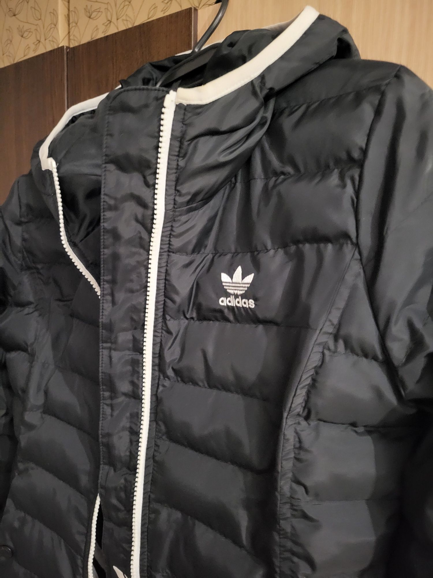 Дамско яке Adidas Размер С