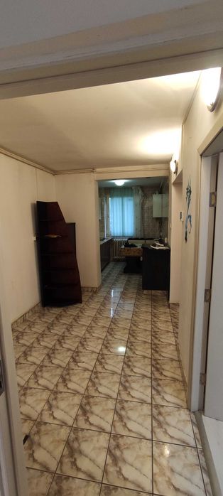 Apartament 3 camere de închiriat
