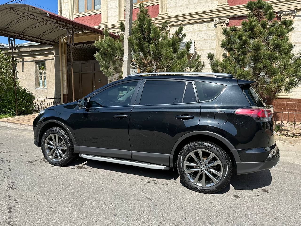 Tayota rav 4 2016