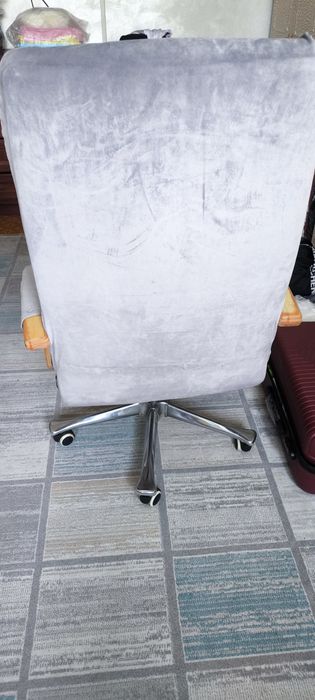 Продам кресло на колесиках