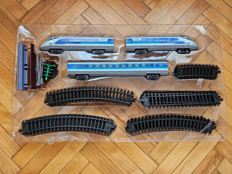 Детско електрическо влакче с релси