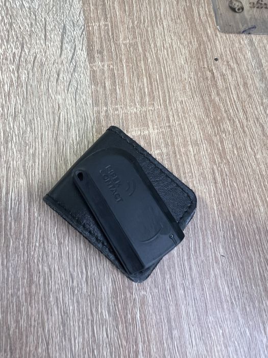 Метка Pandora с чехлом