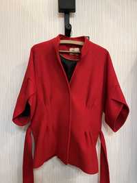 красное пальто