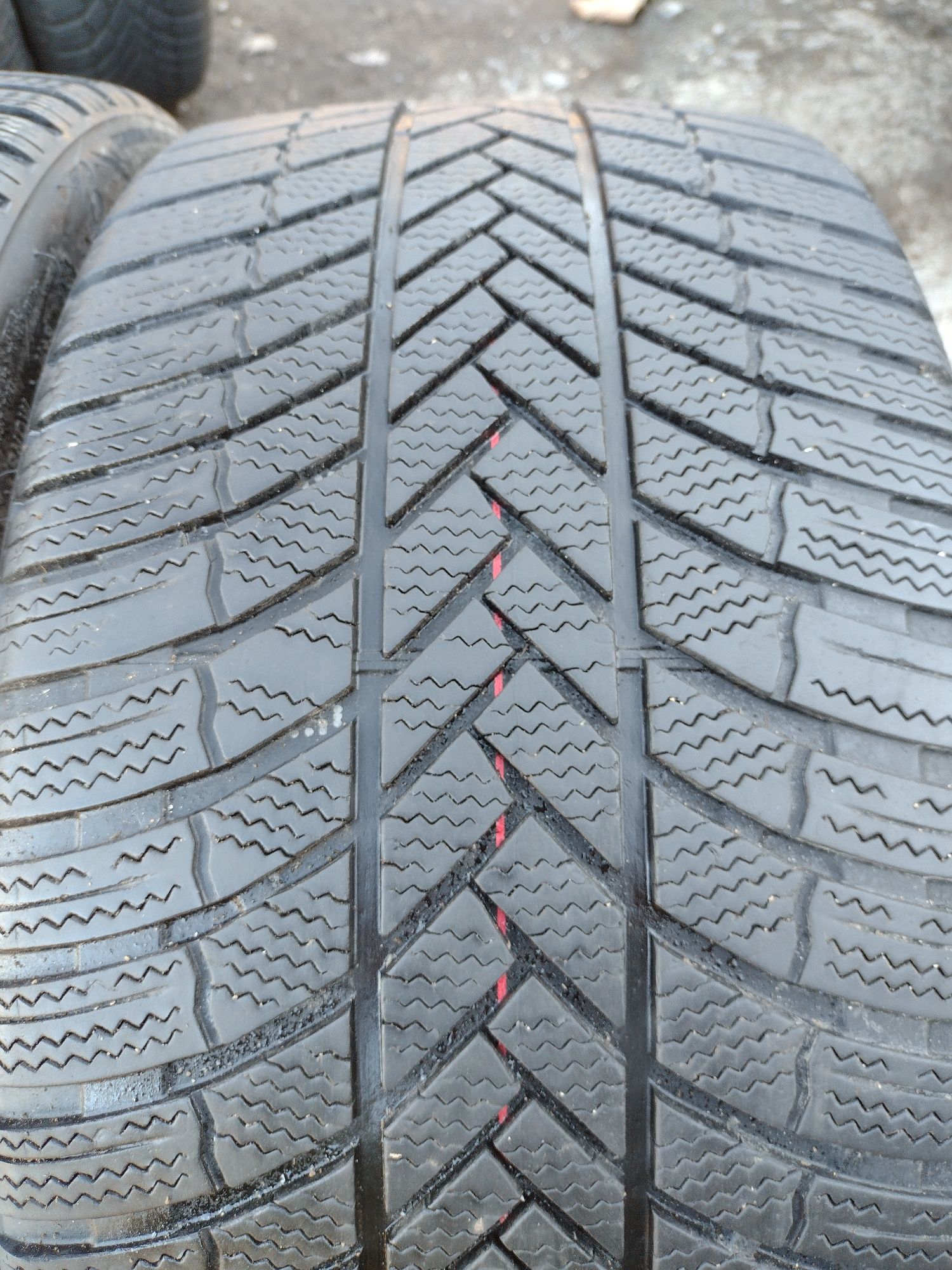 Bridgestone LM005  4бр.255/35/19 дот2621