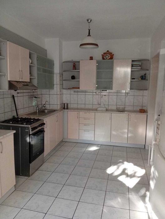 Inchiriez Apartament 2 camere decomandat Oradea Calea Aradului