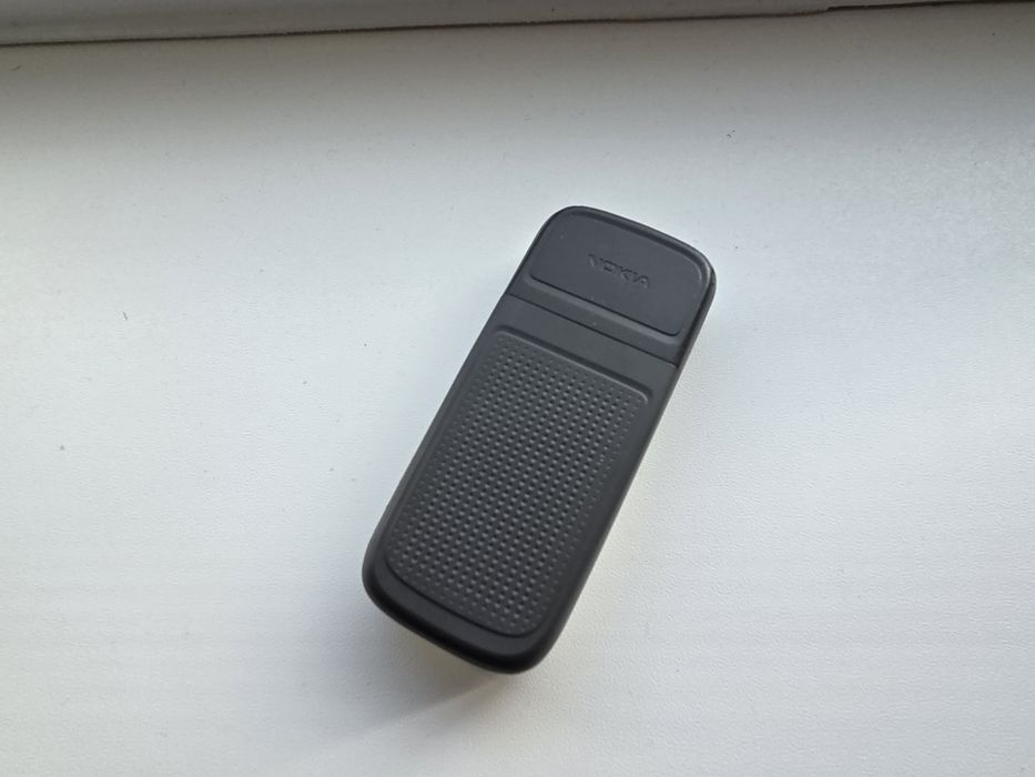 Nokia 1209 - telefon simplu cu butoane