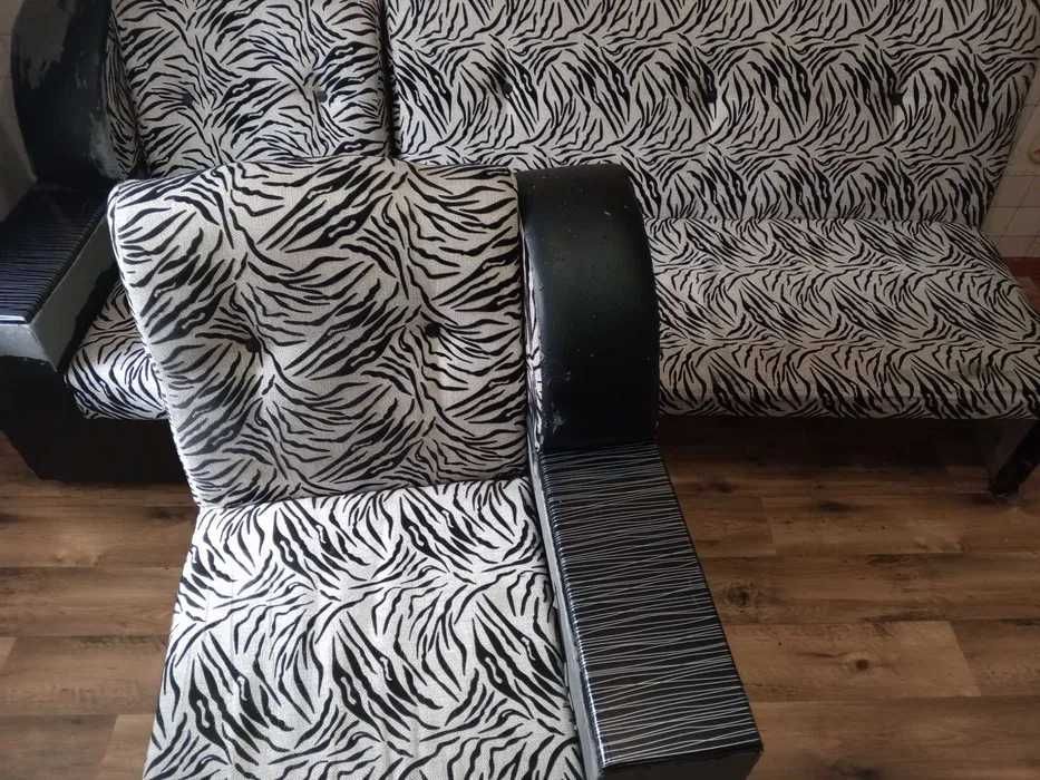 Недорого срочно диван-трансформер 4м,подойдет для аренды квартиры б/у