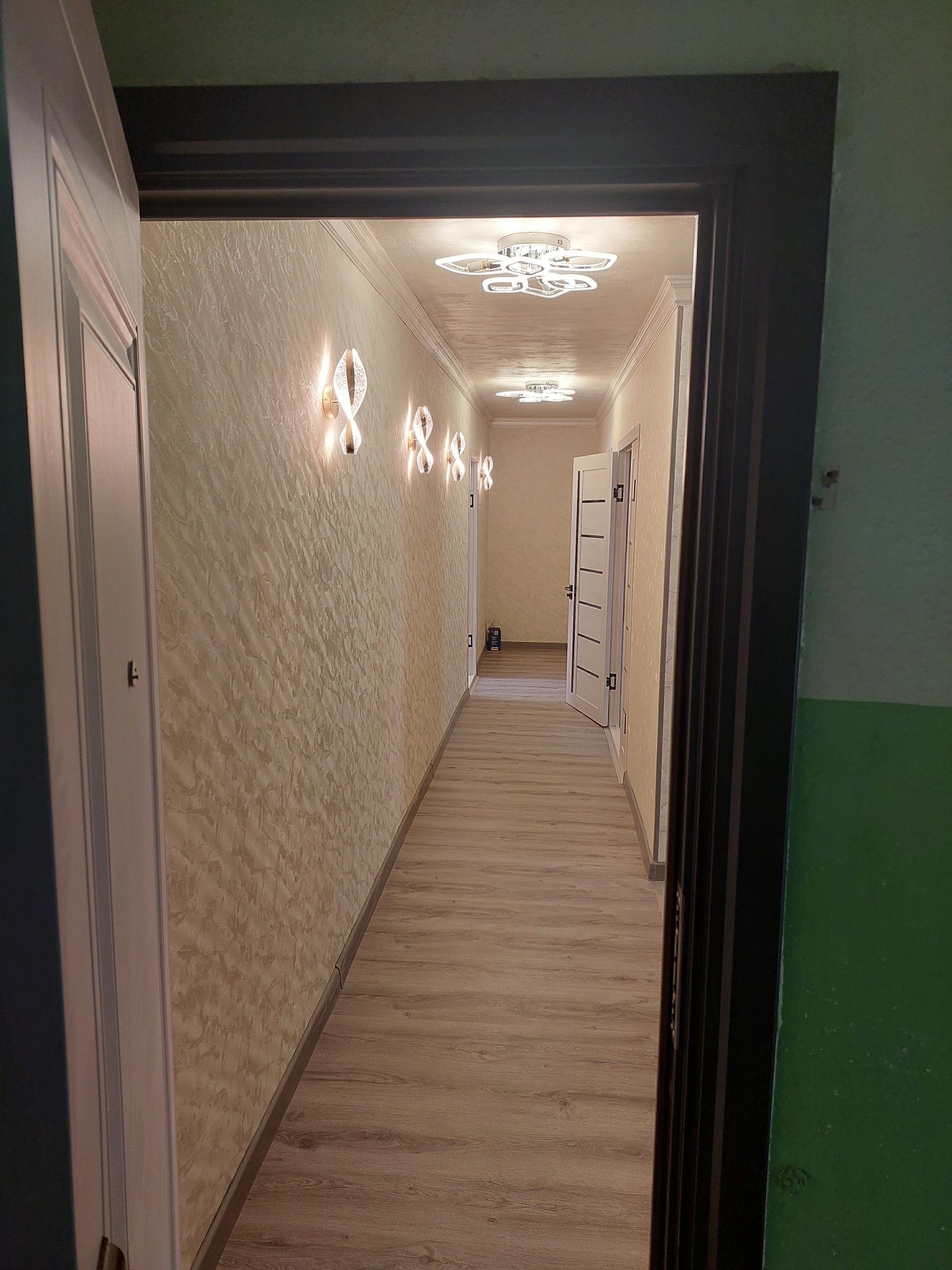 Chilonzor 24.kv. 3.xonali. 65.kv. sotaman uy egasiman ipateka xam bula