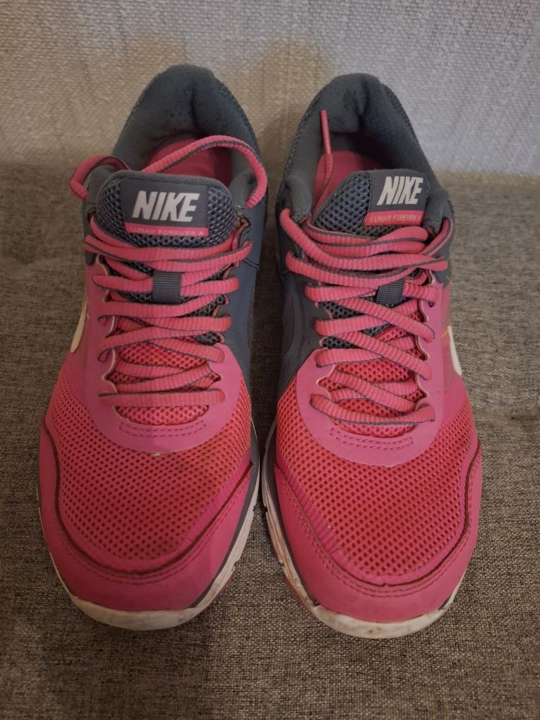 Дамски маратонки Nike
