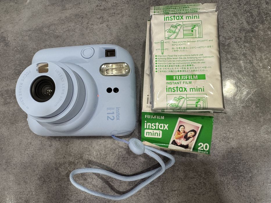 Продаётся Instax mini 12