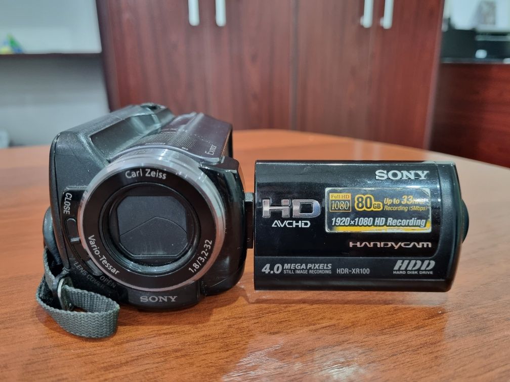 Видеокамера SONY HDR - CX100