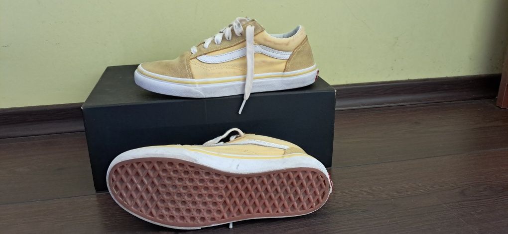 Обувки  VANS  Много  добро състояние