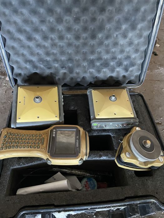 Продам тахеометр и однопризменную систему.