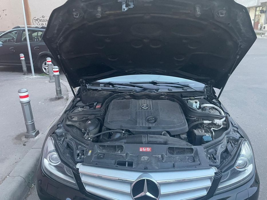 Vând Mercedes Benz C Class