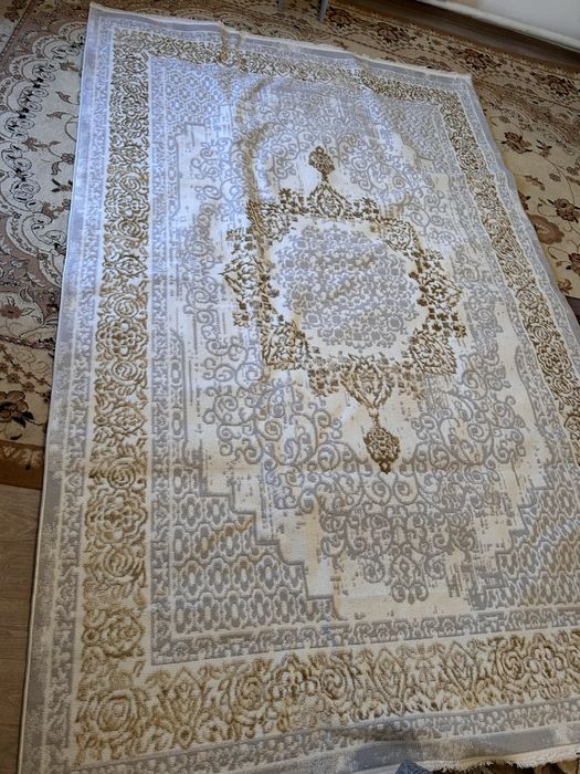 Продам новый ковер 200/300