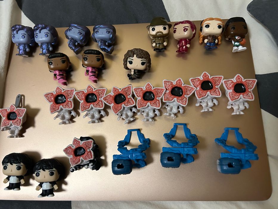 Kinder joy Funko Pop Harry Potter and Stranger Things