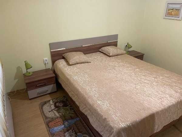 Дава се под наем Двустаен апартамент в Бургас, Център - 74 кв.м за 255 € - Снимка #1