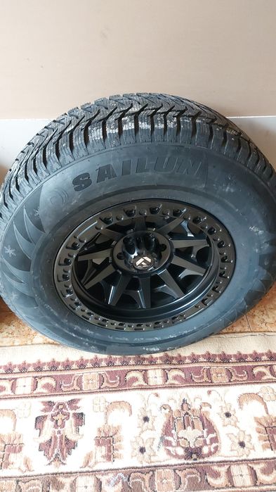 Резина новая на новых дисках 265/70 r17 продам на шипах