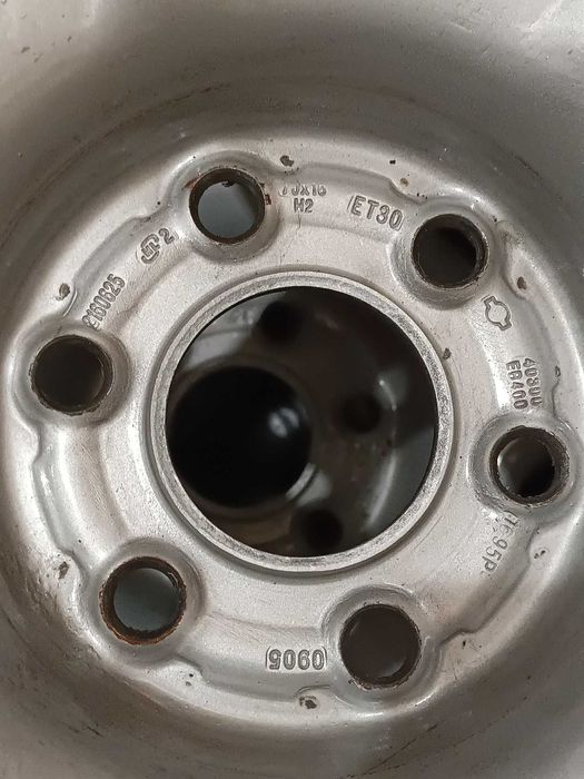 Гуми с джанти 235-70-16