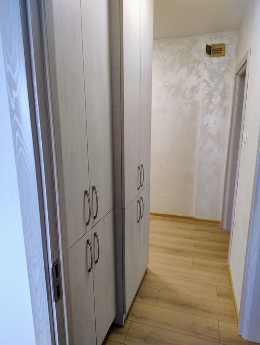 Продавам тристаен апартамент Младост