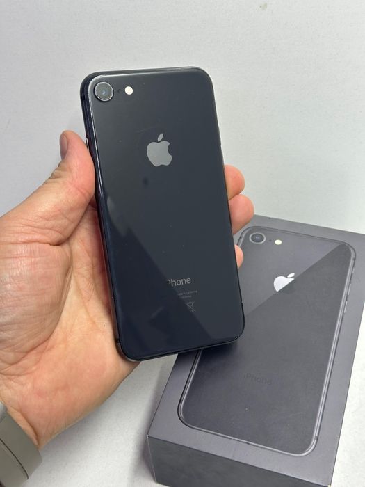 Продам Айфон 8 64г