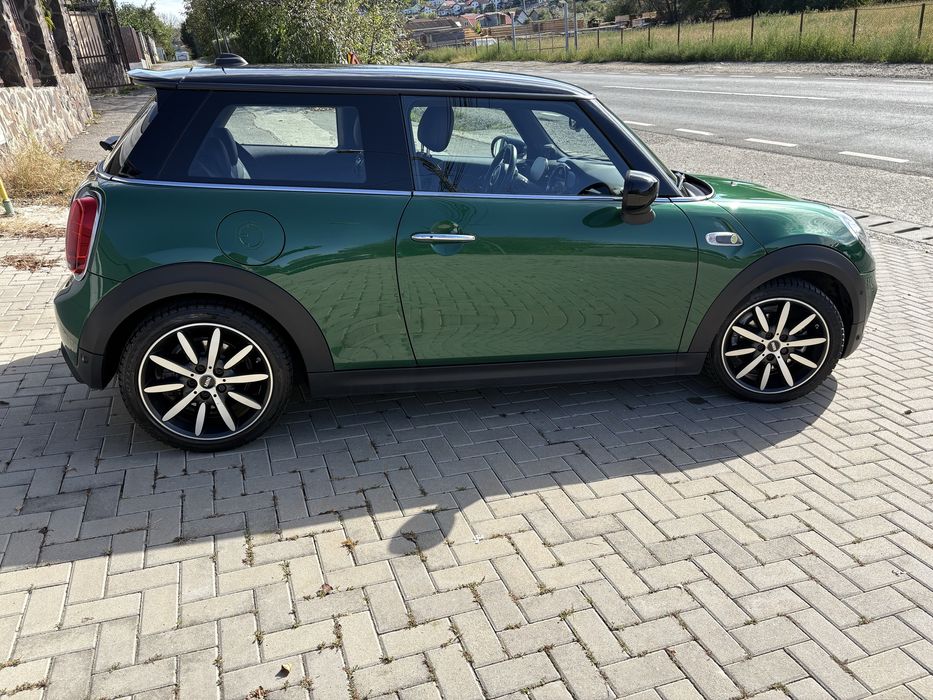 Vând Mini Cooper SE 184 cai