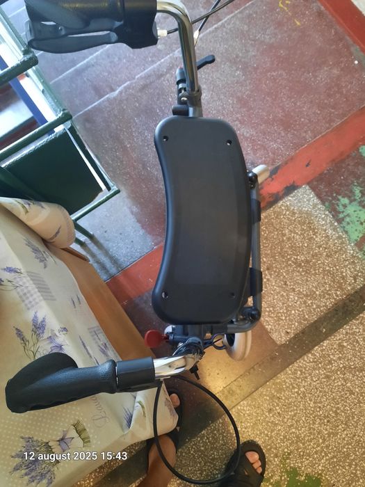 Vând cărucior transportabil accidentat coloana sau bazin,