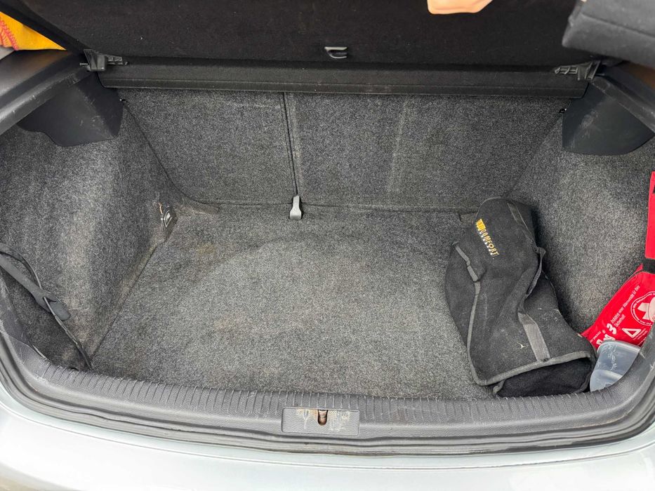 VW Golf 5 – 1.9 TDI, 105 CP – 2004