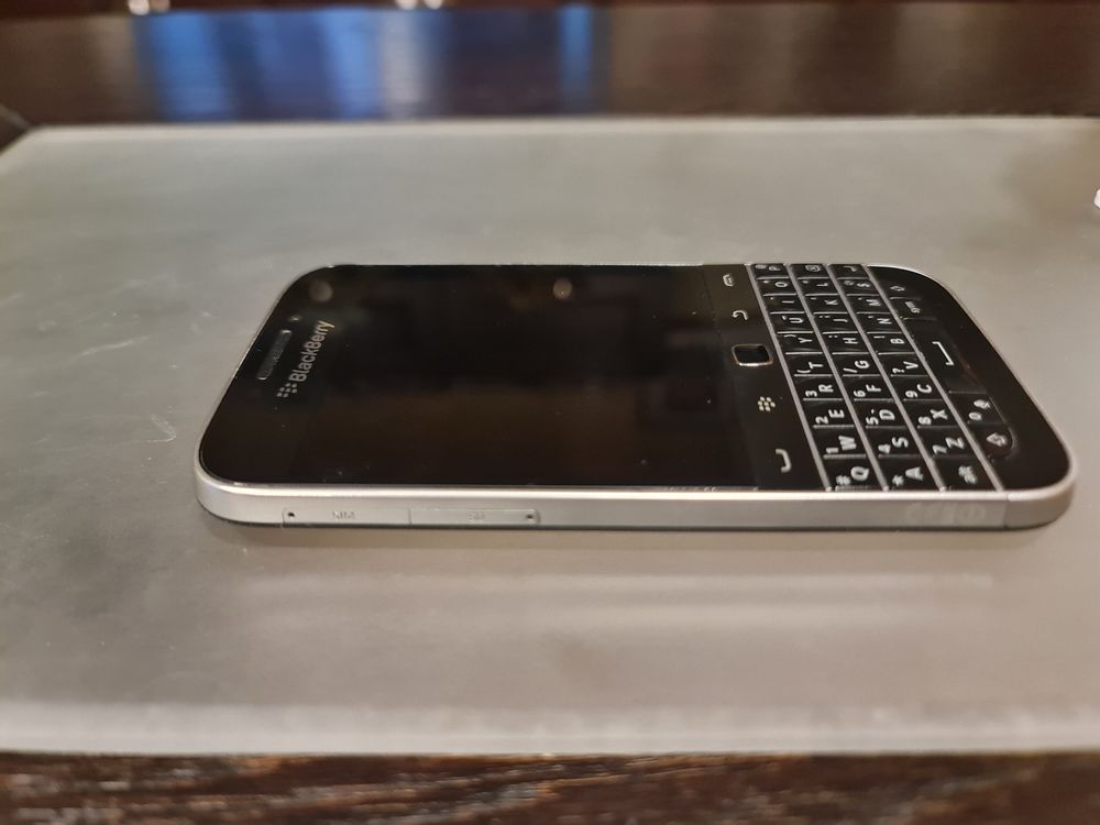 Blackberry Classic Q20 - като нов