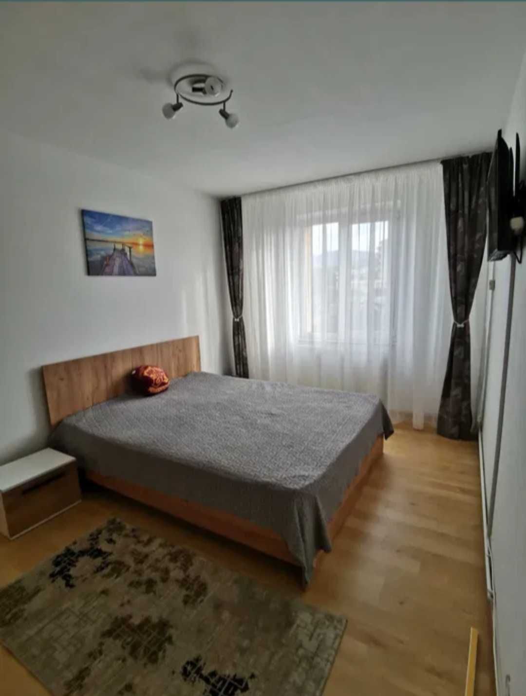 Inchieriez apartament 2 camere