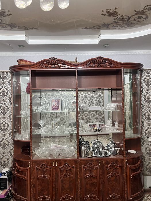 Сервант продается хорошом состояние