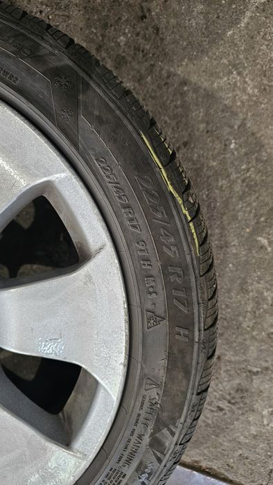 Продавам джанти с гуми за BMW 17
