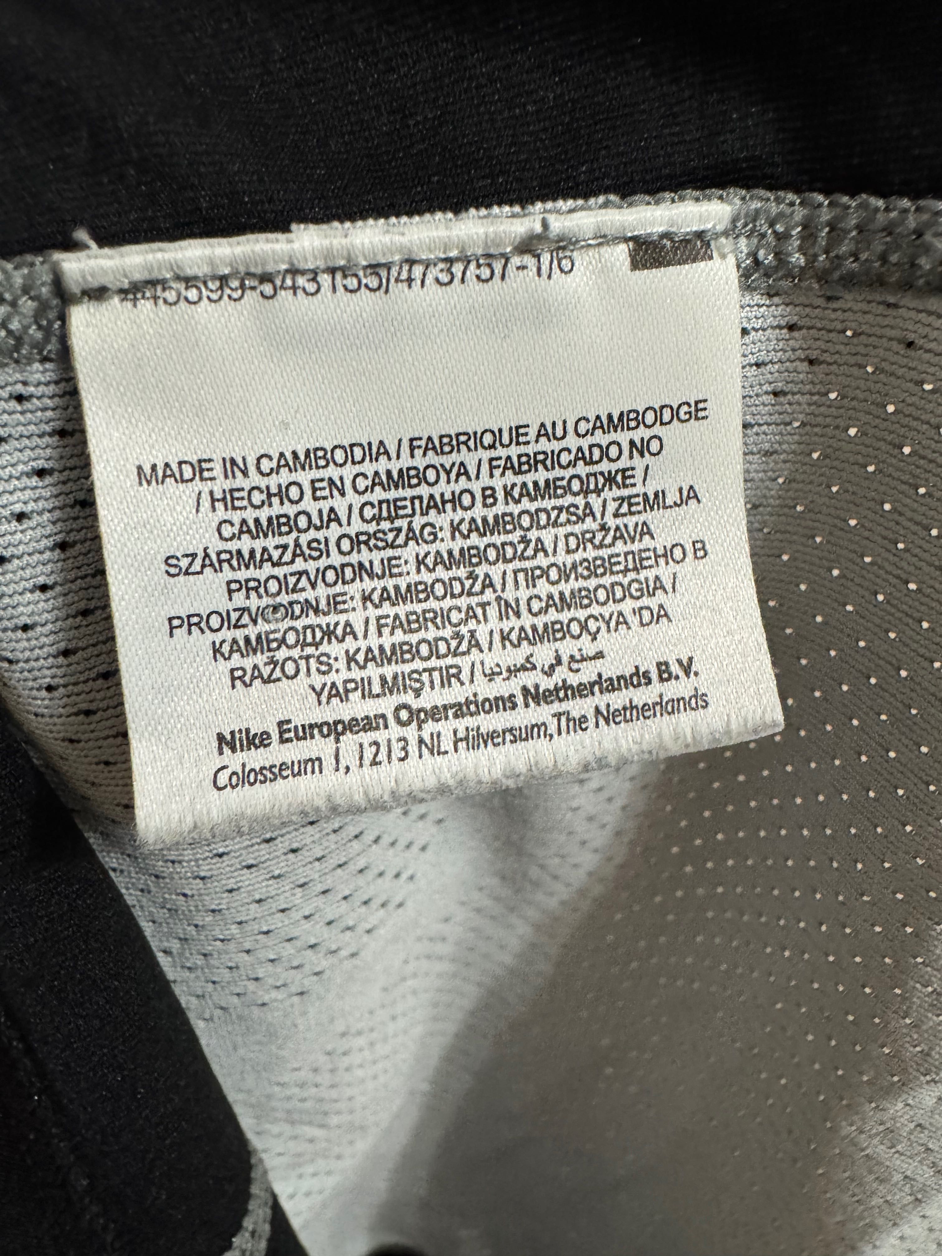 Nike Pro Combat Hypercool Fitted.          Nike Swoosh Tour Center.